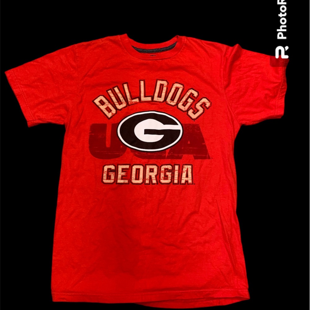 Georgia Bulldogs t shirt. Majestic Section 101. Size Medium